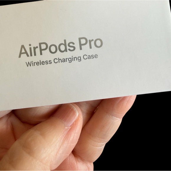 Apple Air Pods Pro - Picture 6 of 10